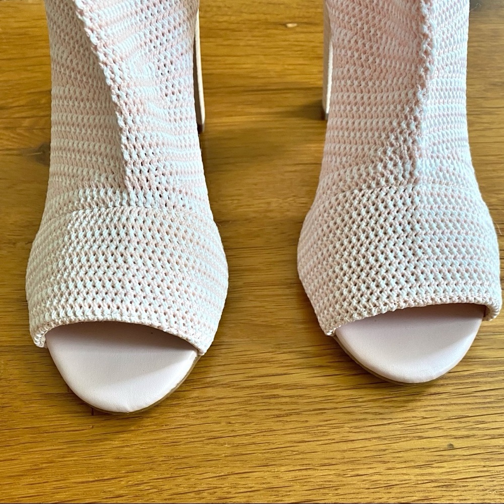 Avec Les Filles Women's Pink Mariah Sock Booties SZ 6 in Pink - Picture 3 of 10